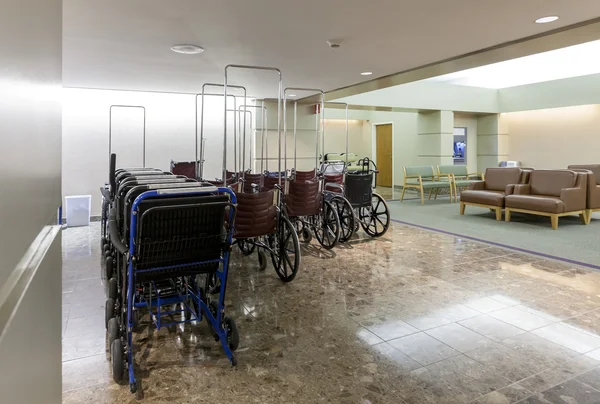 Lobby in einem modernen Krankenhaus. — Stockfoto