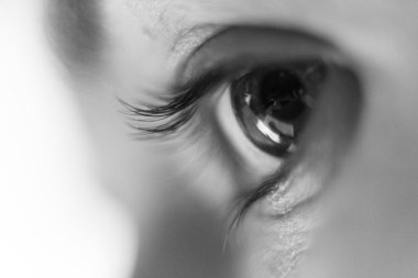 Kadının gözü kapat