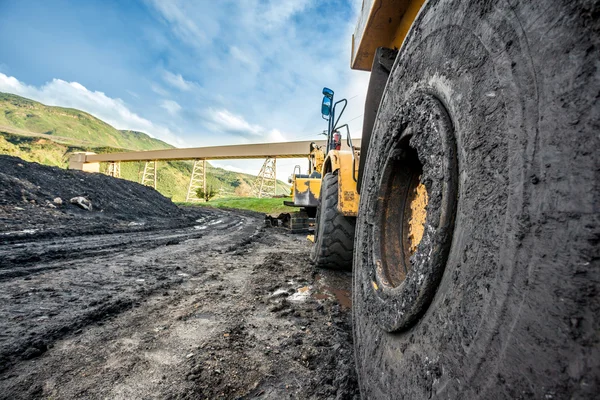 Огромные машины, используемые для добычи угля — стоковое фото