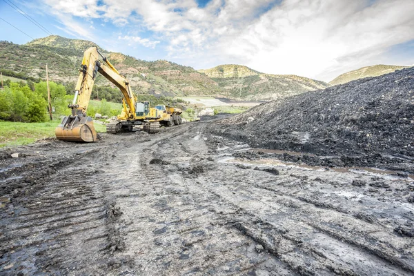 Bergbaumaschinen, Kohle und Infrastruktur — Stockfoto