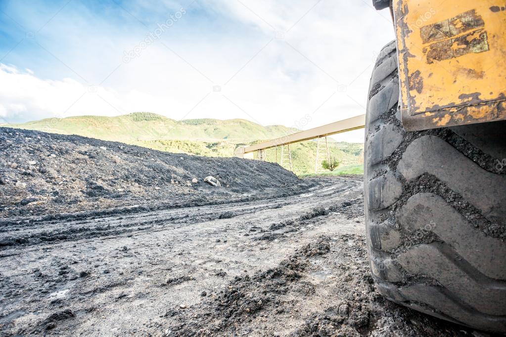 Huge machines used to coal excavation 