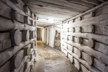 Yeraltı maden tüneli