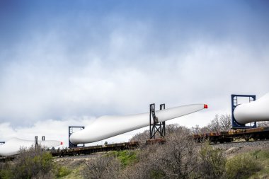 Kanatlar tren ulaşım