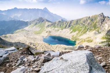 Dağlarda temiz Gölü