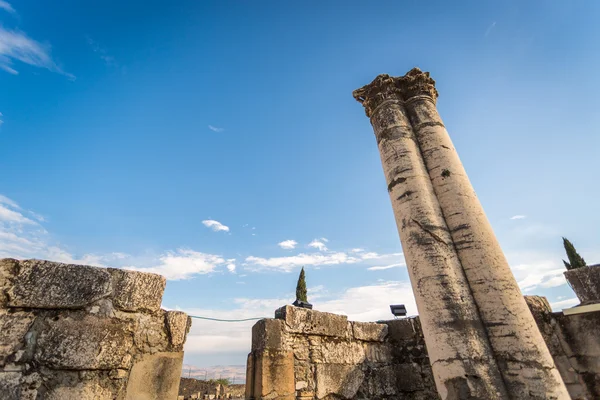 Synagogan i Jesus staden Capernaum — Stockfoto