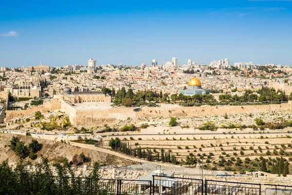 Στον ορίζοντα της παλιάς πόλης στο όρος του ναού στην Ιερουσαλήμ, Ισραήλ. — Φωτογραφία Αρχείου