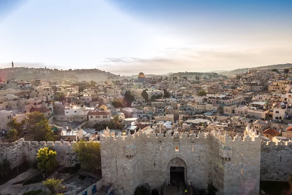 Silhuett av gamla staden i Jerusalem från norr, Israel. — Stockfoto