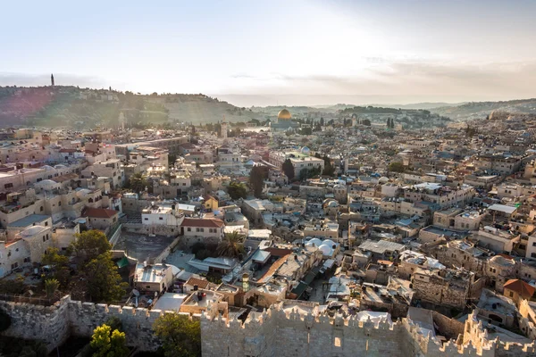 Silhuett av gamla staden i Jerusalem från norr, Israel. — Stockfoto