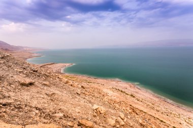 Dead sea coast alacakaranlıkta, İsrail