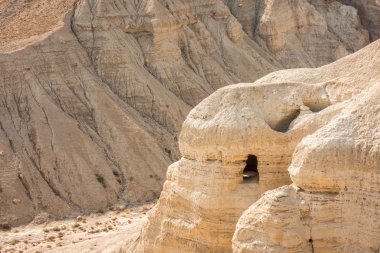 Dead sea scrolls bulunduğu Qumran içinde mağara