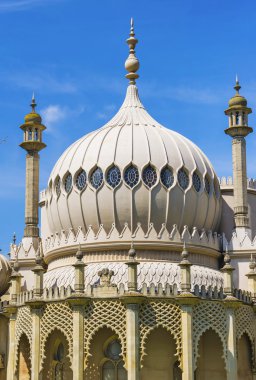 Brighton İngiltere'nin East Sussex'deki / daki Royal Pavilion kubbe