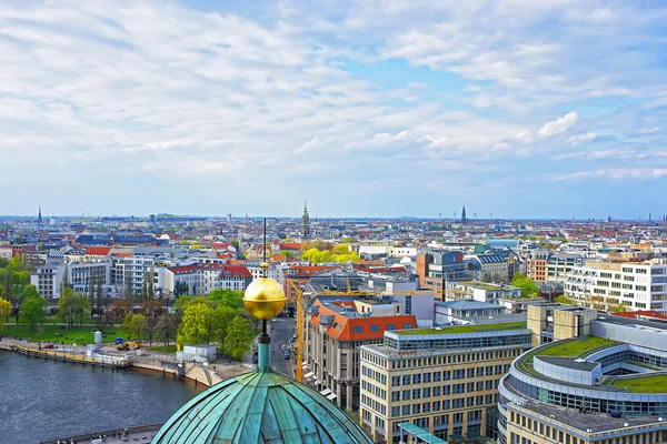 Vista panorámica desde la Catedral de Berlín hasta el río Spree — Foto de Stock