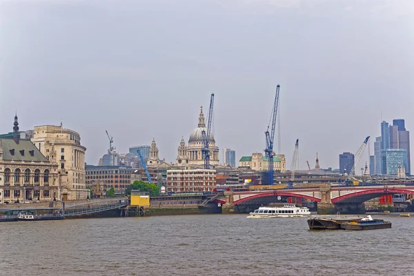 St Paul 대성당 그리고 Blackfriars 교량 런던에서 — 스톡 사진