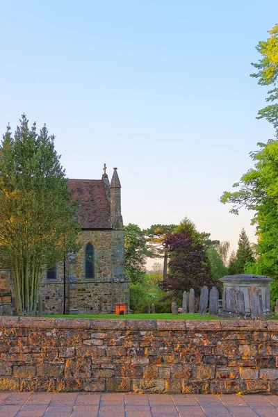 Iglesia y cementerio en Battle in East Sussex en Inglaterra —  Fotos de Stock