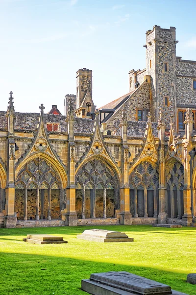 Claustro Jardín de la Catedral de Canterbury en Canterbury en Kent — Foto de Stock