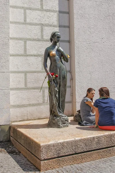 ドイツのミュンヘンのマリエン広場のジュリエット像 — ストック写真