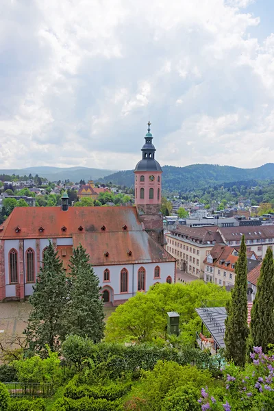 Vista panorámica de la iglesia de Baden-Baden Stiftskirche y la ciudad — Foto de Stock