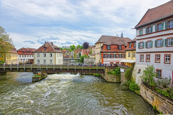 Att bron över floden Regnitz i Bamberg — Stockfoto