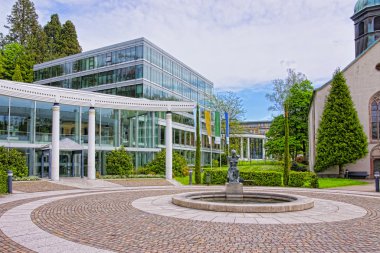 Caracalla Spa Baden-Baden bina cadde görünümü