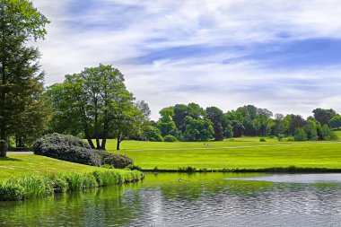 Gölet ve park Leeds Castle Kent civarındaki oteller