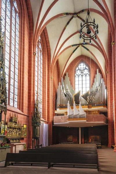 Interieur van oude St Nicholas kerk in Frankfurt in Duitsland — Stockfoto