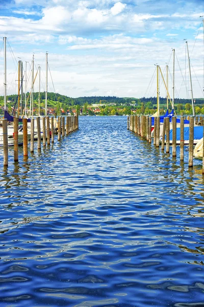 Пирс на острове Рейхенау на озере Констанция — стоковое фото