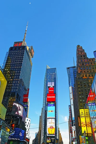 Rascacielos de la 7ª Avenida y Broadway — Foto de Stock