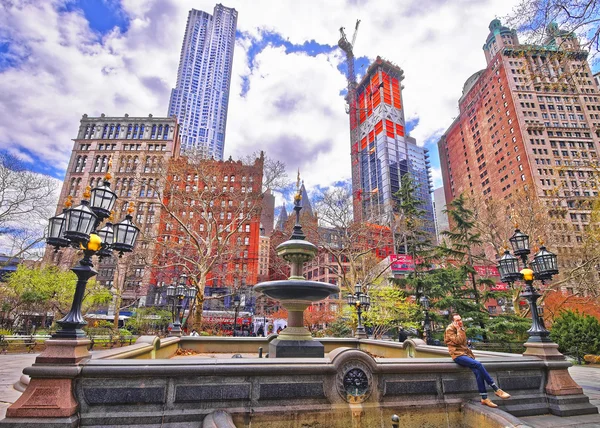 Fontana nel City Hall Park a Lower Manhattan — Foto Stock