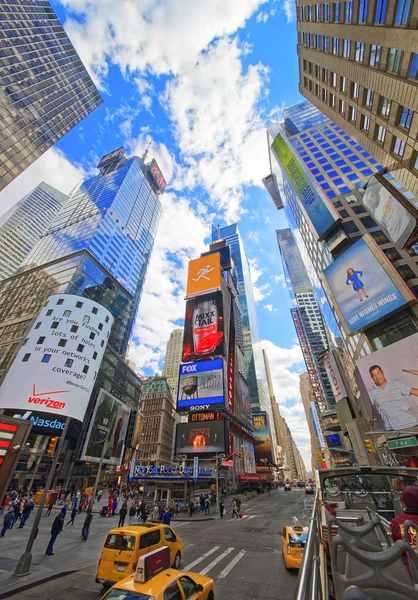 Broadway και 7η λεωφόρο στην Times Square από εκδρομή λεωφορείο — Φωτογραφία Αρχείου