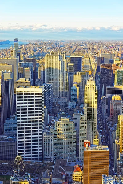 Widok z lotu ptaka na wieżowce w Midtown Manhattan i Central Park — Zdjęcie stockowe
