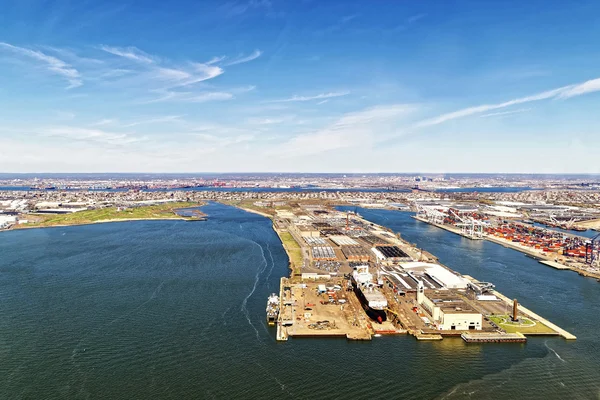 Bayonne Dry Dock and Repair and Global Container Terminal — 图库照片