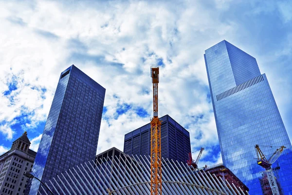 Fragmento de asa do WTC Transportation Hub e Distrito Financeiro — Fotografia de Stock