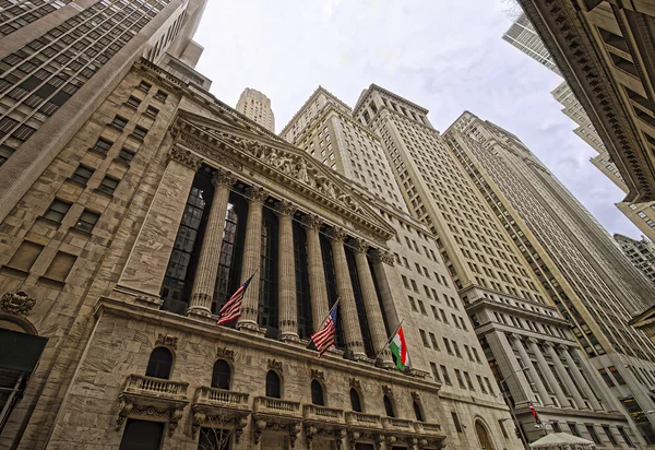 Нью-Йоркська фондова біржа на Уолл-стріт — стокове фото