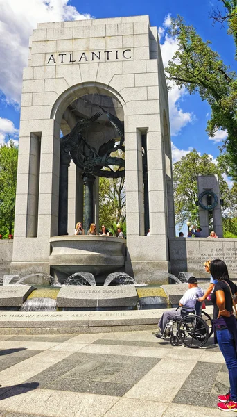 Veterano de guerra en el Arco Atlántico Memorial de la Segunda Guerra Mundial — Foto de Stock