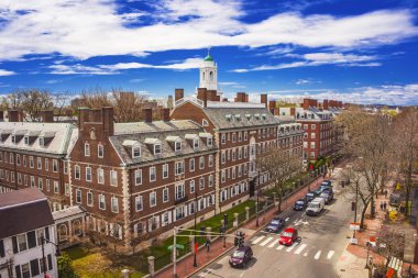 Kennedy Street ve Eliot House belltower Harvard Üniversitesi A