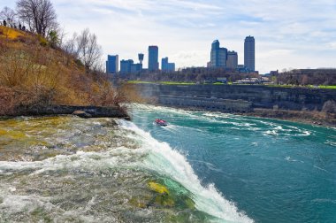 Niagara Falls ve feribot Niagara nehrinde