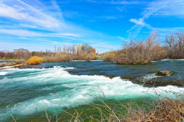 Niagara Nehri'nde Eşikler Amerikan tarafında