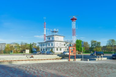 Ventspils limanı yakınında Liman ana ofis binası