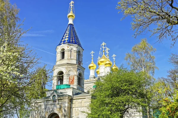Καμπάνα πύργος του Αγίου Νικολάου Ορθόδοξη εκκλησία στο Ventspils — Φωτογραφία Αρχείου