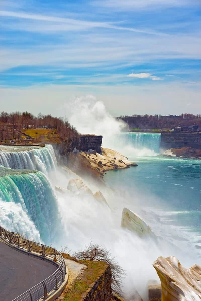 Niagara Falls sedd från den amerikanska sidan — Stockfoto