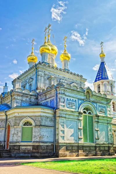 A lett Ventspils Szent Miklós ortodox egyház — Stock Fotó