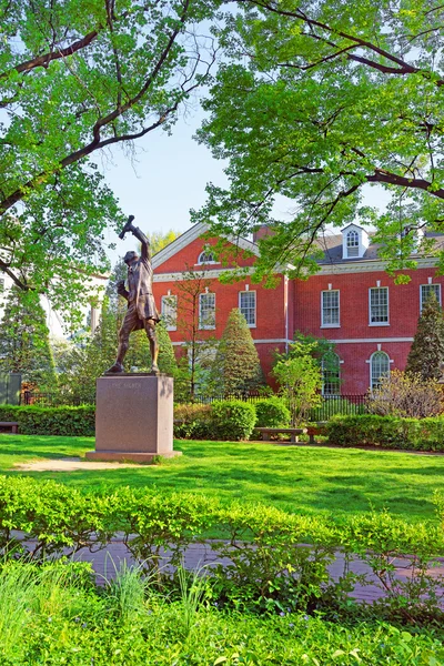 Estatua del firmante en Signers Park en Filadelfia PA — Foto de Stock