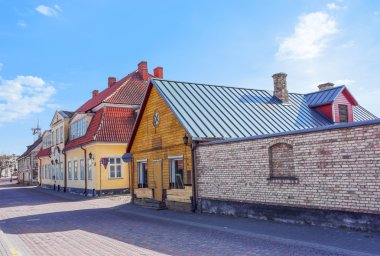 Letonya Ventspils ahşap evlerin dış