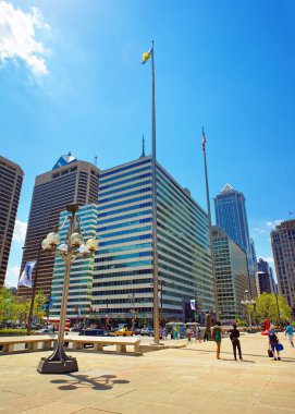 Penn Merkezi ve gökdelenlerin manzarası