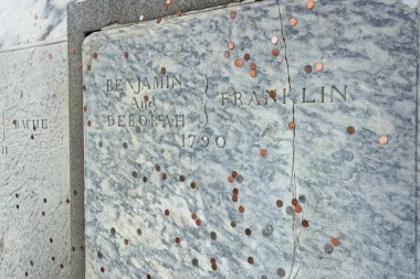 Philadelphia'daki Christ Church Mezarlığı'nda Benjamin Franklin Mezarı