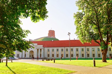 Litvanya Ulusal Müzesi ve Vilnius kulede şafak