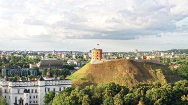 Şafak kule ve Vilnius alt Kalesi Panoraması