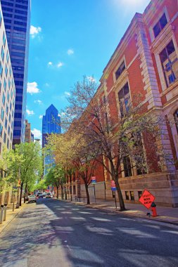 Philadelphia PA sokakta Arch yardımcı programı iş