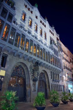 Guell İspanya Barcelona'da bina Palace