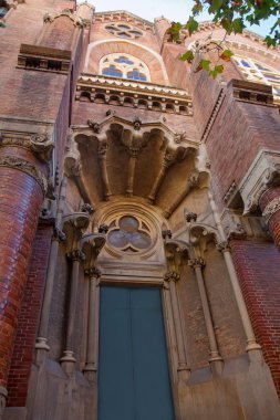 Hospital de Sant Pau Barcelona kilisede portalı